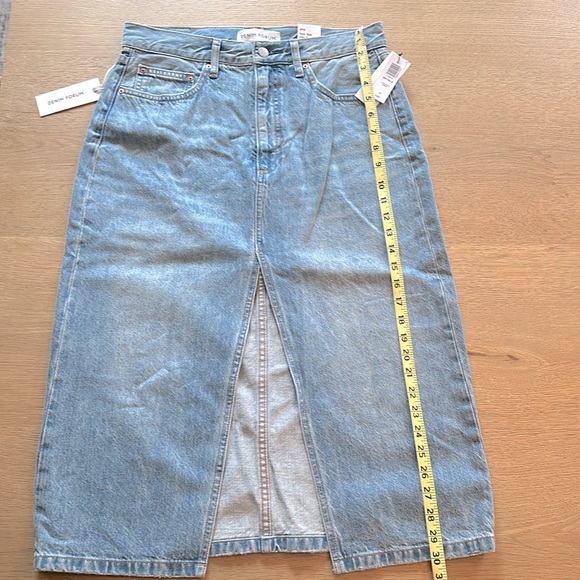 NWT Aritzia Denim Forum The '90s Halle Jean Skirt - Picture 5 of 5